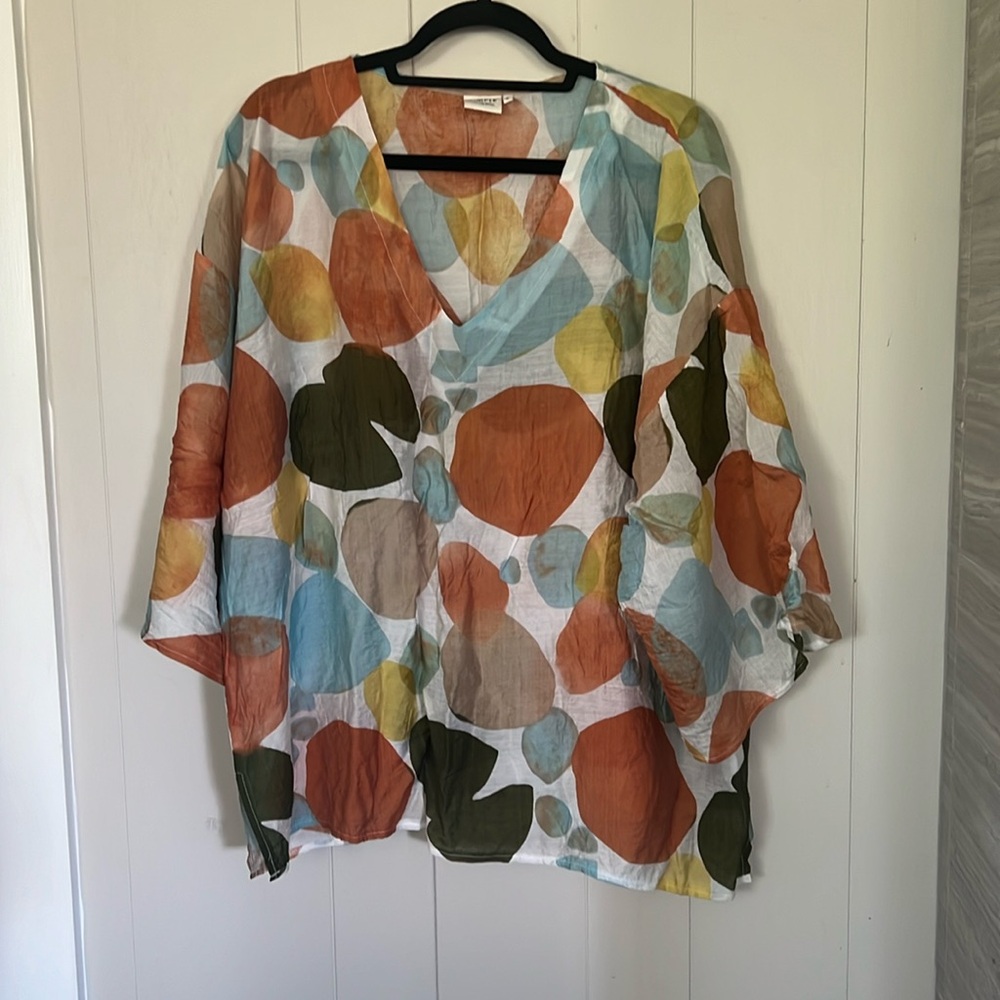 Simple by Suzanna Betro, size L, multi color design